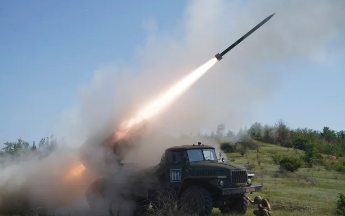 Ucraina își mărește producția de armament pentru a reduce dependența de ajutoare externe