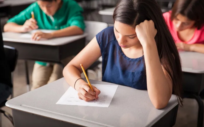 Bacalaureat 2025: Elevii susțin probele la disciplinele de profil