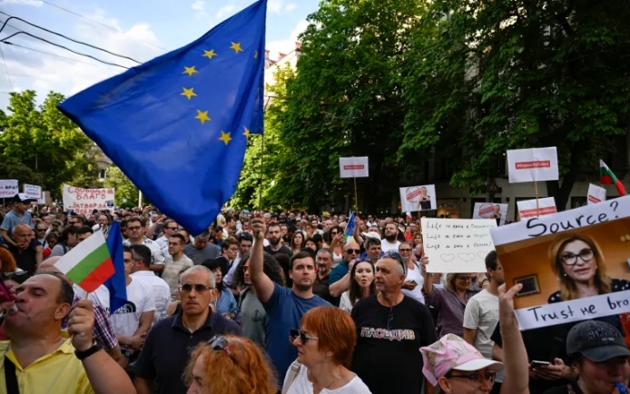 Proteste masive în Bulgaria împotriva arestării unui primar liberal