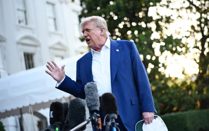 Trump cere despăgubiri uriașe pentru un articol despre Epstein