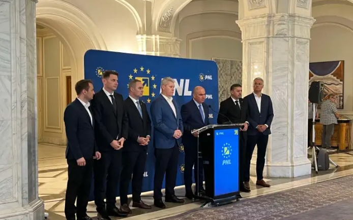 Protocolul de coaliție va fi semnat mâine. Bolojan anunță miniștrii propuși de PNL