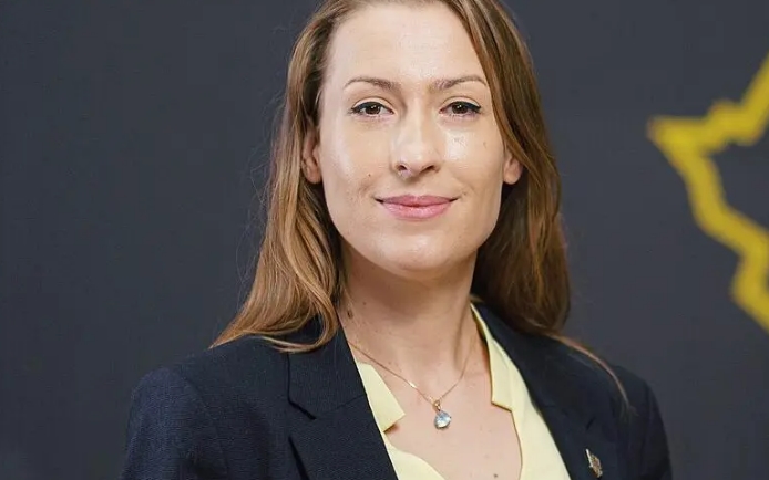 Deputată AUR părăsește grupul parlamentar și continuă activitatea ca independentă